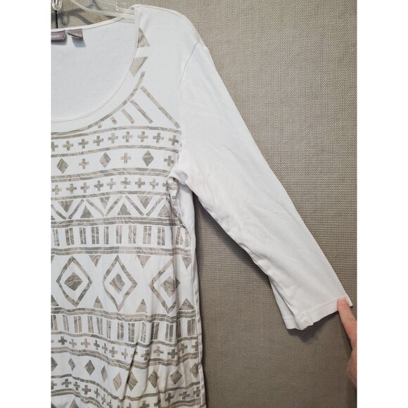 Chico's Cotton Ivory Aztec Print Scoop Neck Top Size 2 Large - Picture 2 of 5